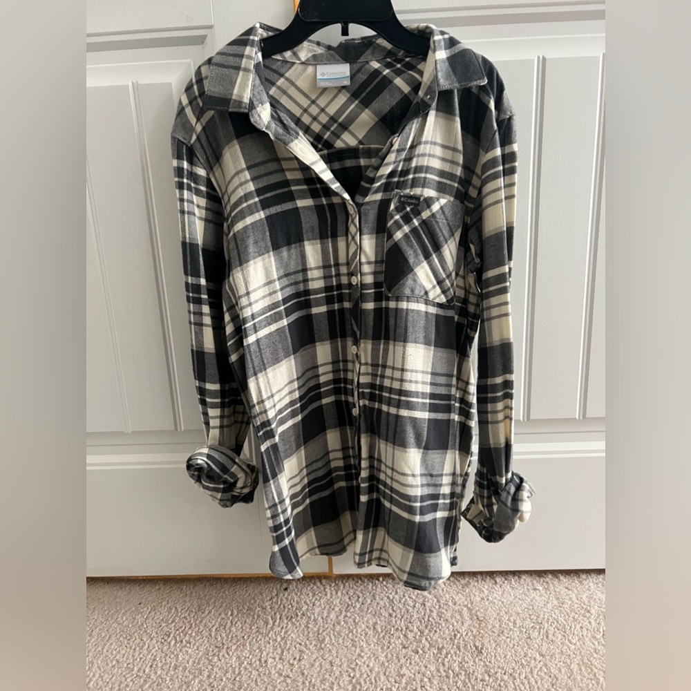 Columbia Grey plaid button down flannel shirt size Medium